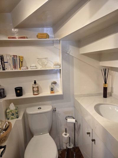 Powder Room 01.jpg